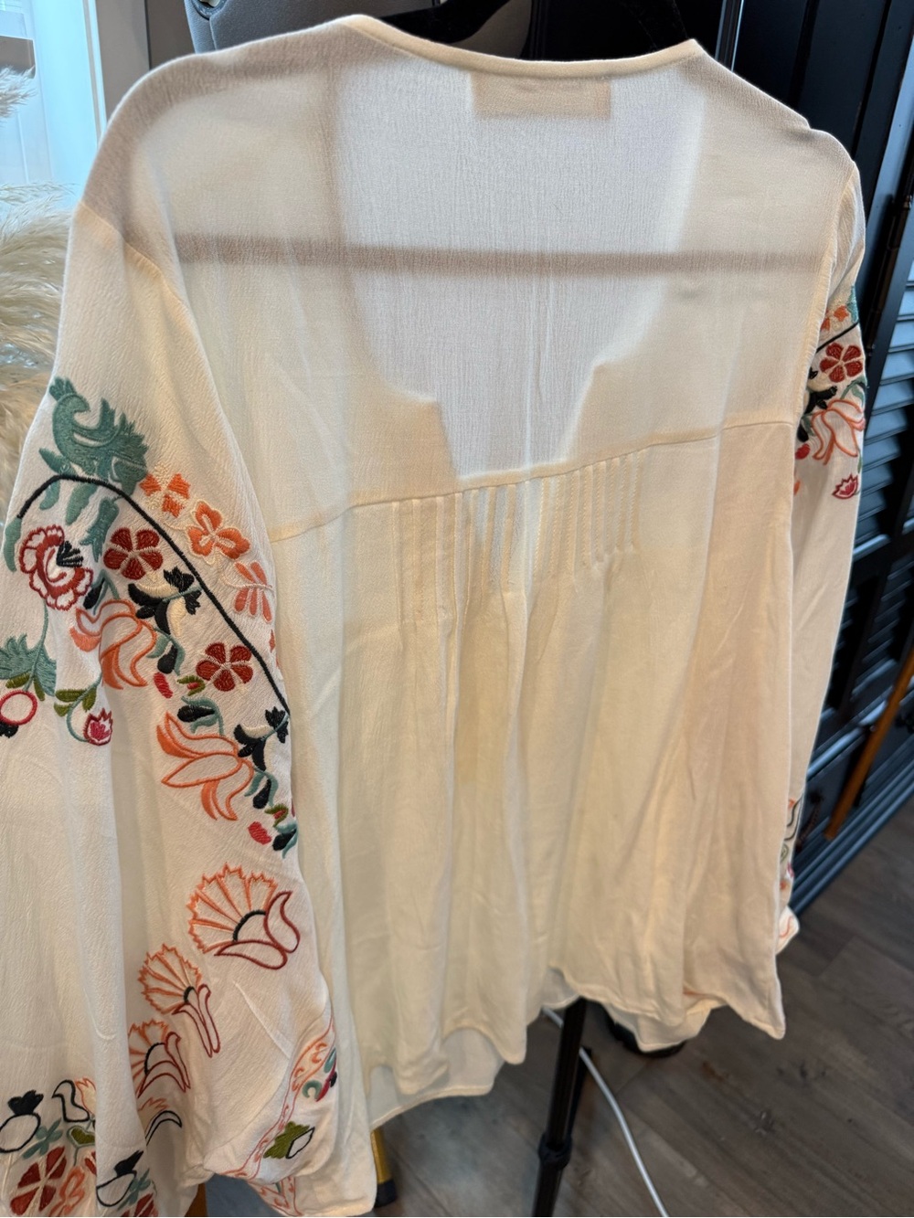 Three Bird Nest Ivory Frida Embroidered Dolman Top Oversized Medium. Rayon. NWOT - Picture 4 of 7